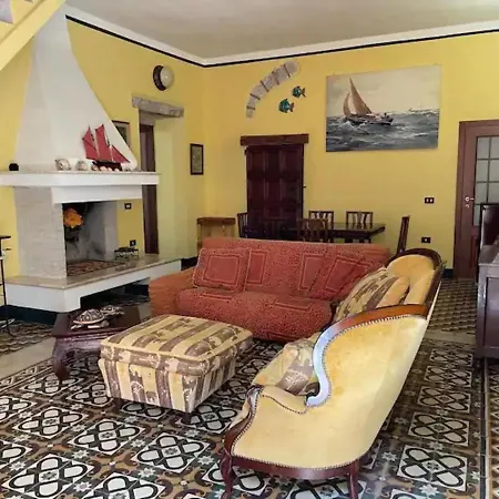 Casa Genova 88 Carloforte (Isola di San Pietro)